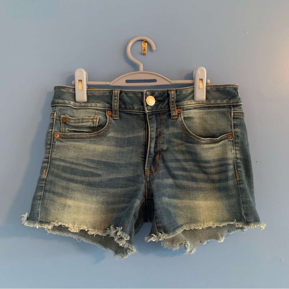 American Eagle Distressed Mid-Rise 3” Jean Shorts